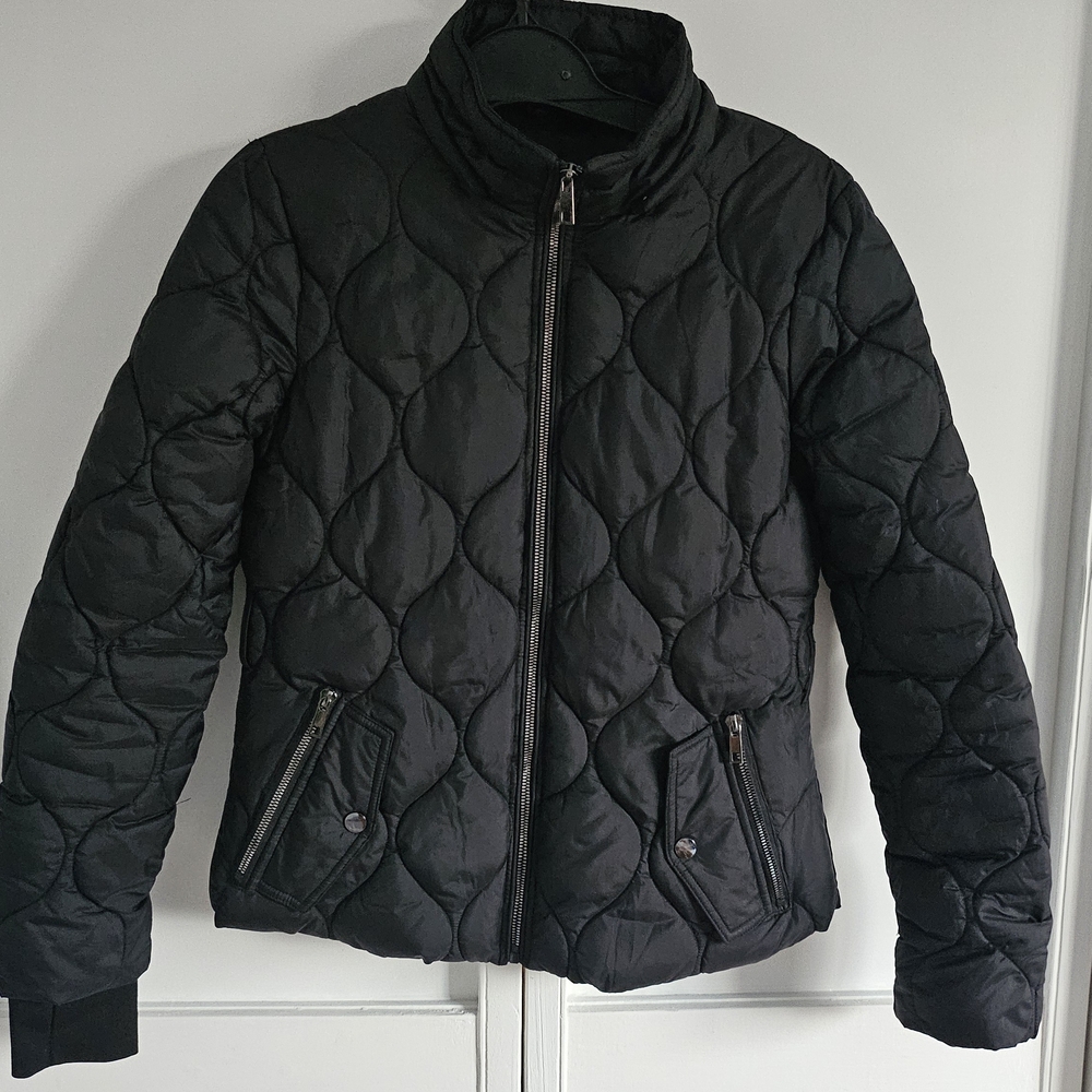 Elegant Black Quilted Women's Puffer Jacket